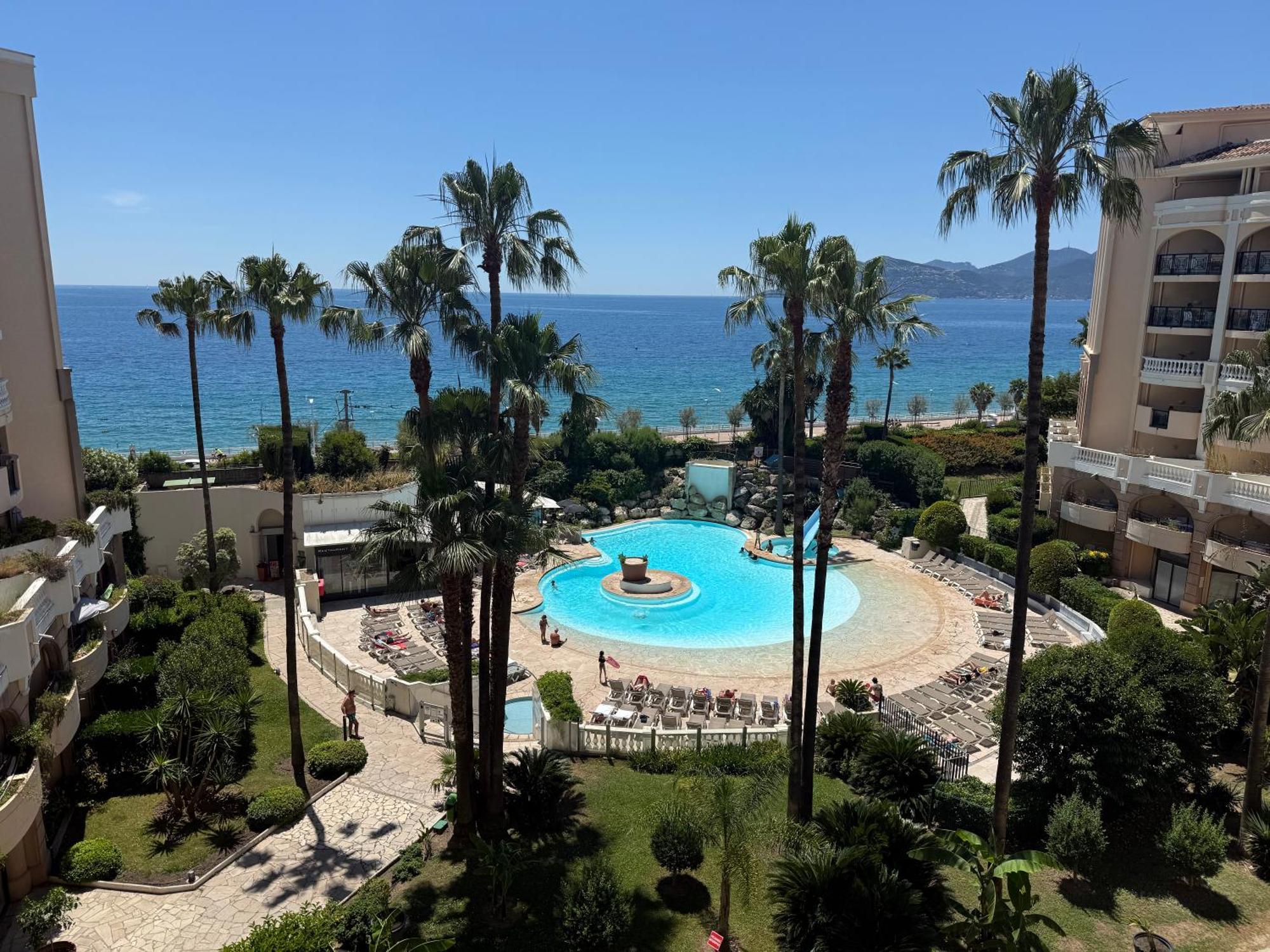 A 2 Minutes De La Vue Et Piscine Appartement Cannes